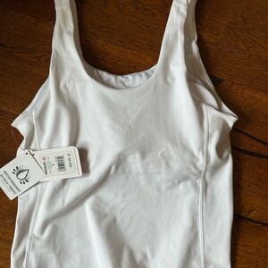 New with tags- Reebok White Scoop Neck Tank Top/built in Bra